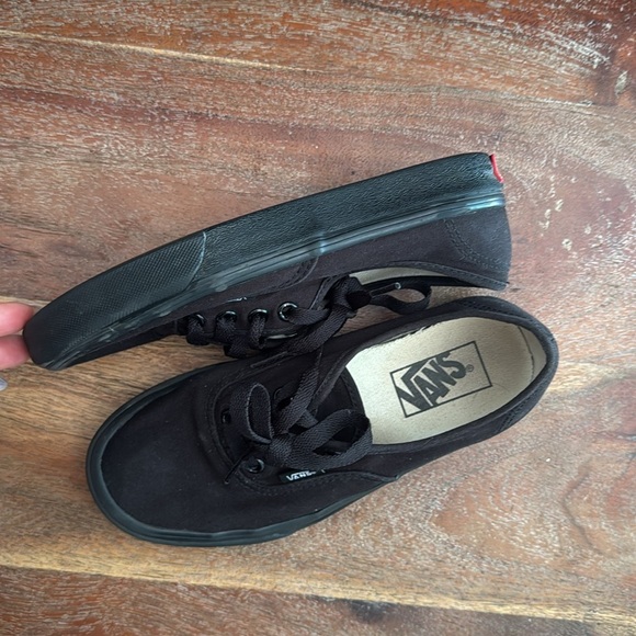 VANS | Black Low Top Lace Up Shoes | men’s size 4/women’s 6.5 - Picture 3 of 9